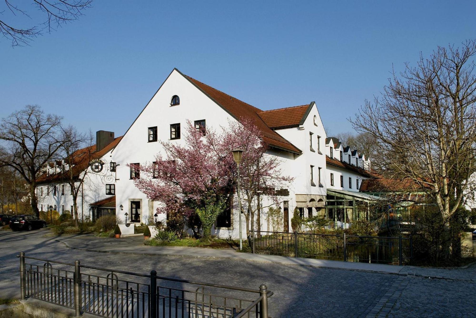 Hotel Zur Muehle Ismaning Bagian luar foto