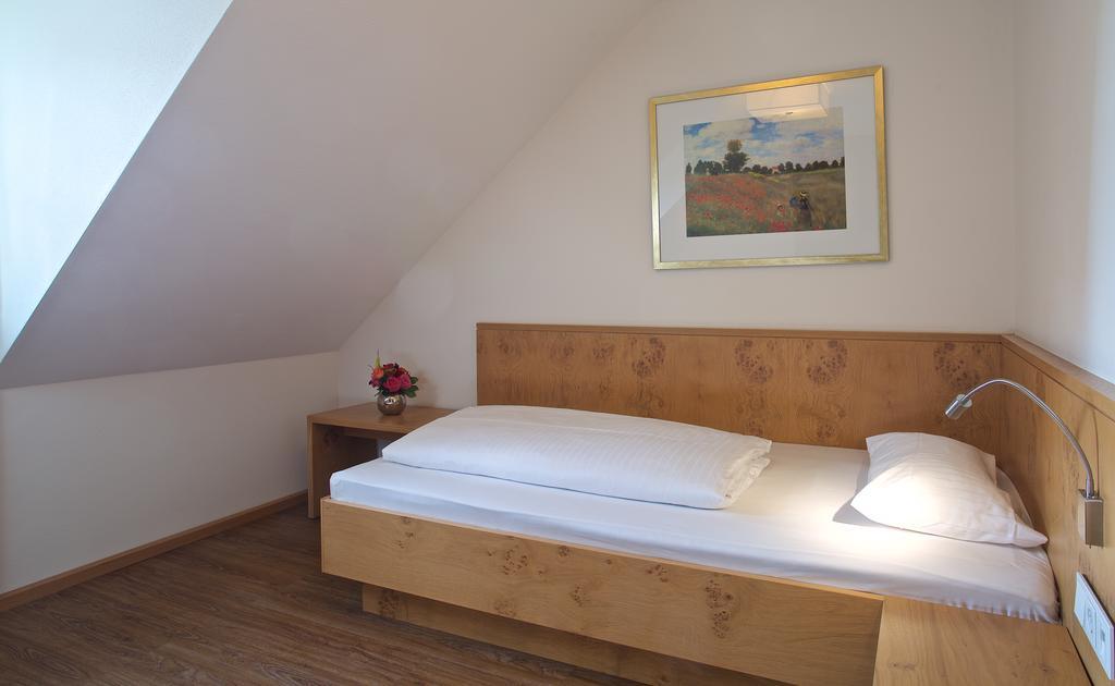 Hotel Zur Muehle Ismaning Bagian luar foto