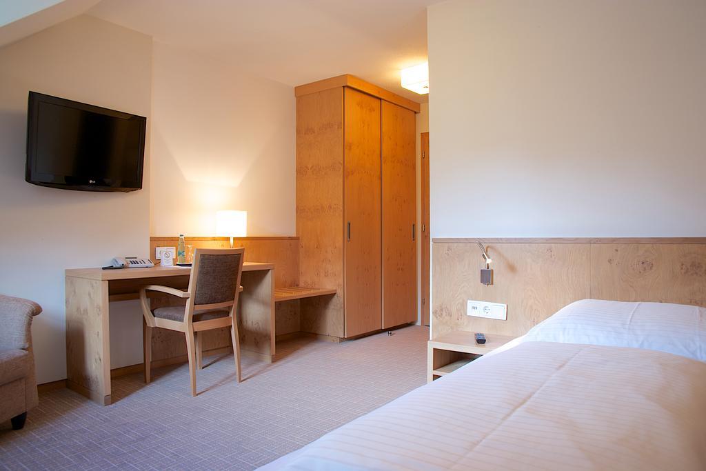 Hotel Zur Muehle Ismaning Bagian luar foto